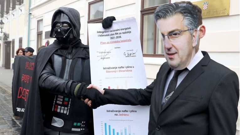 Zeleni ispred vlade: "Darth Vader je odveo premijera na mračnu stranu"